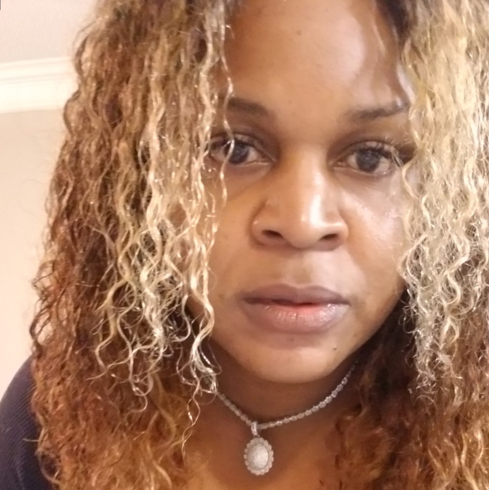 Meet your Posher, Suzette